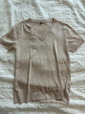 Arach & Cloz Short Sleeve Top